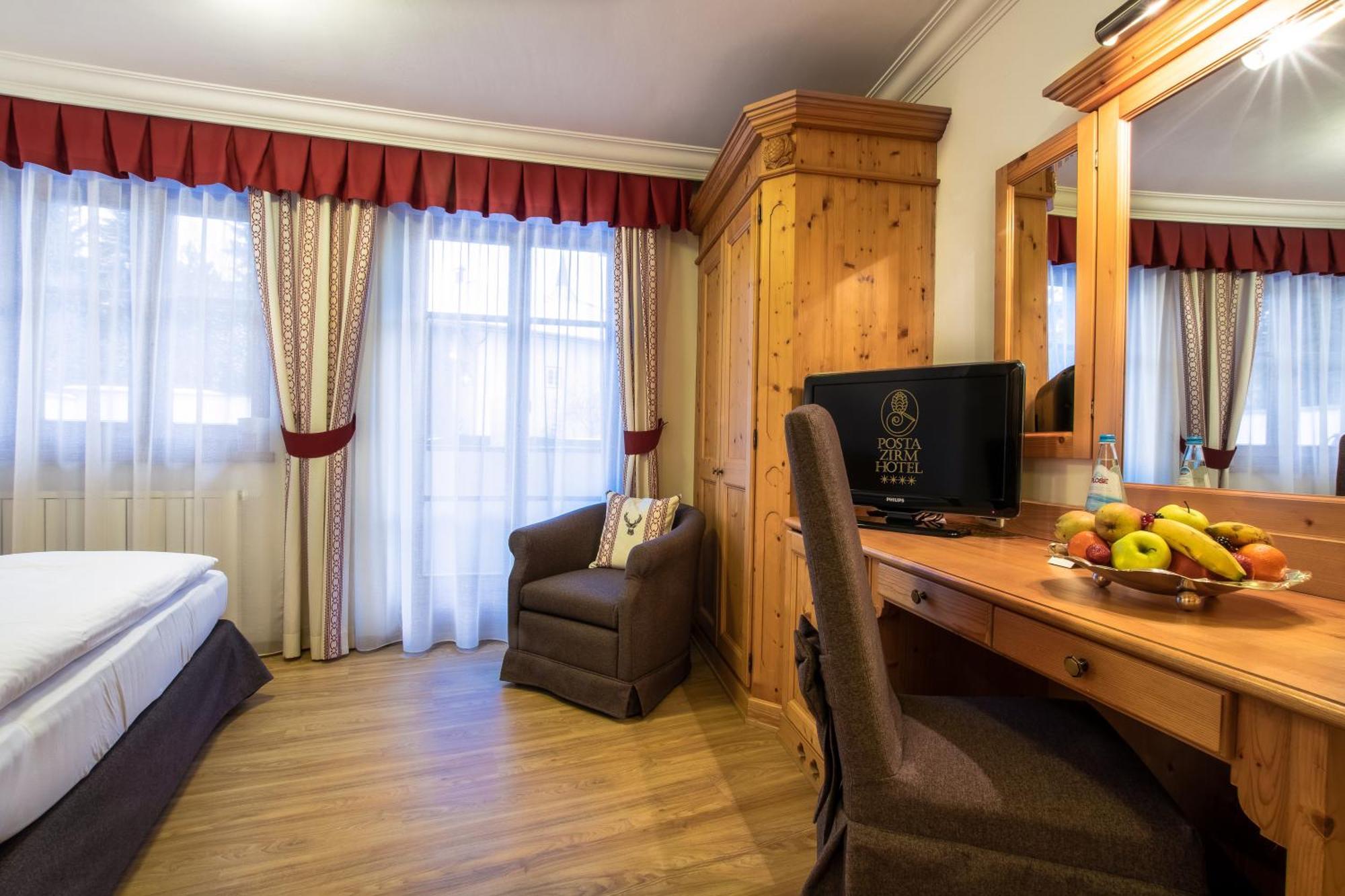 Posta Zirm Hotel Corvara In Badia Exterior foto