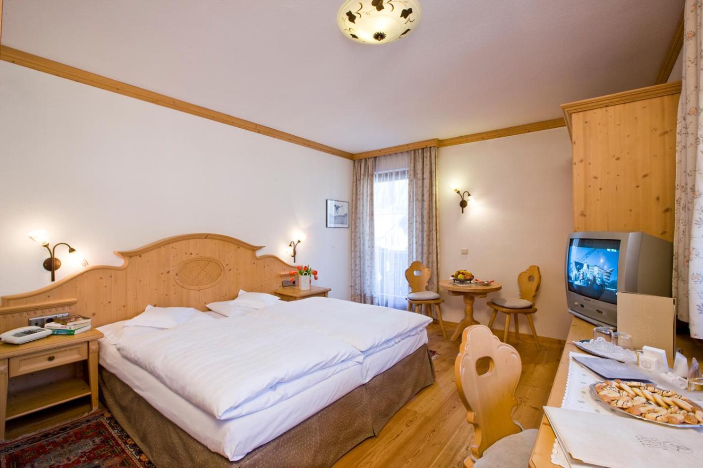 Posta Zirm Hotel Corvara In Badia Exterior foto
